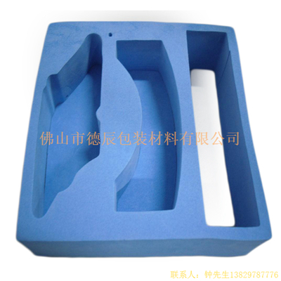 海綿內(nèi)托對(duì)各行各業(yè)產(chǎn)品起到絕緣、密封、防震、防塵、填充、隔音、固定，能夠保護(hù)包裝產(chǎn)品在運(yùn)輸過(guò)程中安然無(wú)恙，起到保護(hù)產(chǎn)品的一個(gè)作用，同時(shí)可以美化產(chǎn)品，提升產(chǎn)品檔次。