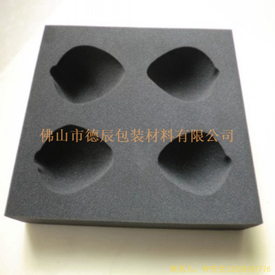 海綿內(nèi)托對各行各業(yè)產(chǎn)品起到絕緣、密封、防震、防塵、填充、隔音、固定，能夠保護(hù)包裝產(chǎn)品在運(yùn)輸過程中安然無恙，起到保護(hù)產(chǎn)品的一個(gè)作用，同時(shí)可以美化產(chǎn)品，提升產(chǎn)品檔次。